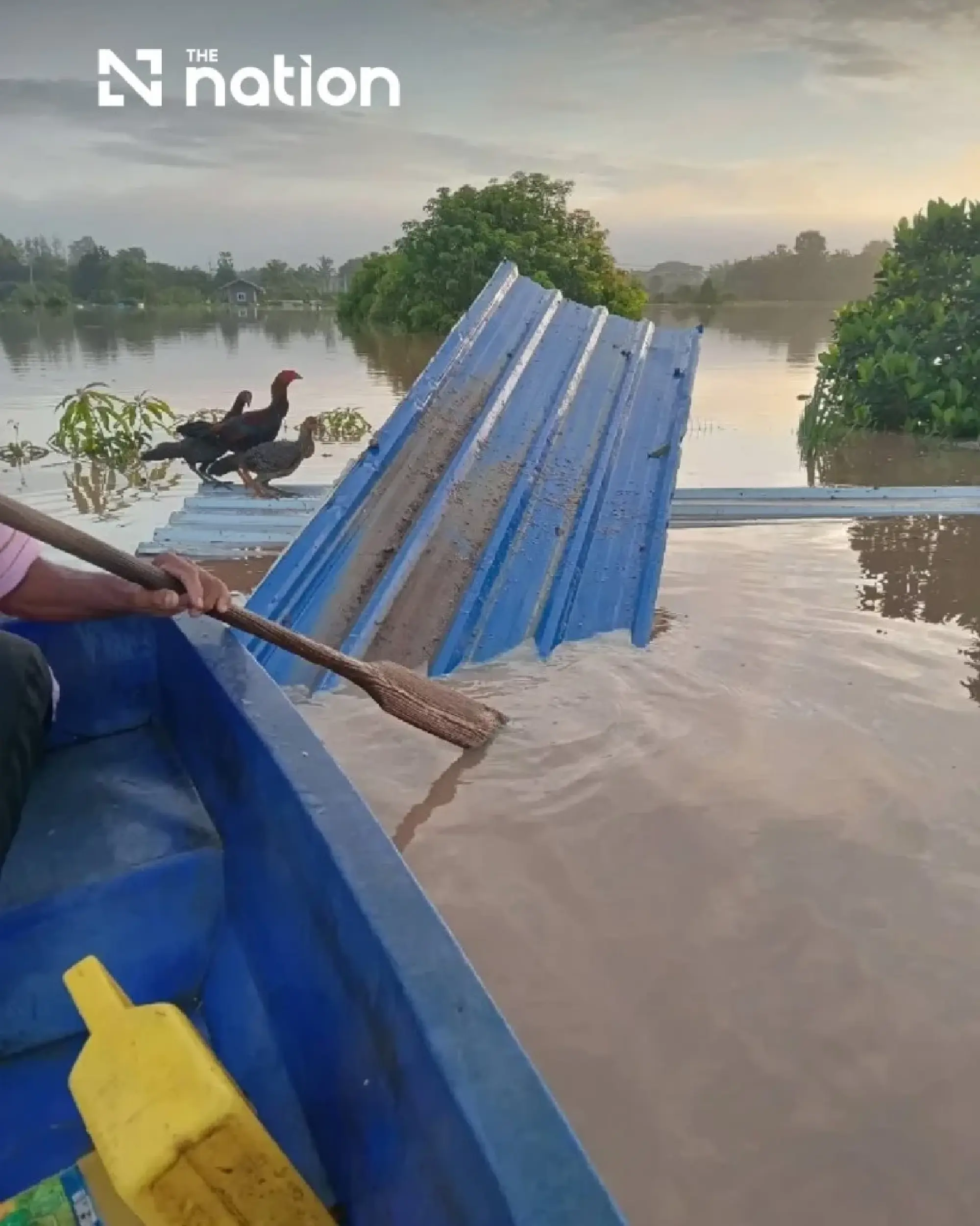 Kanchanaburi flood crisis deepens as homes go underwater - Photo 10