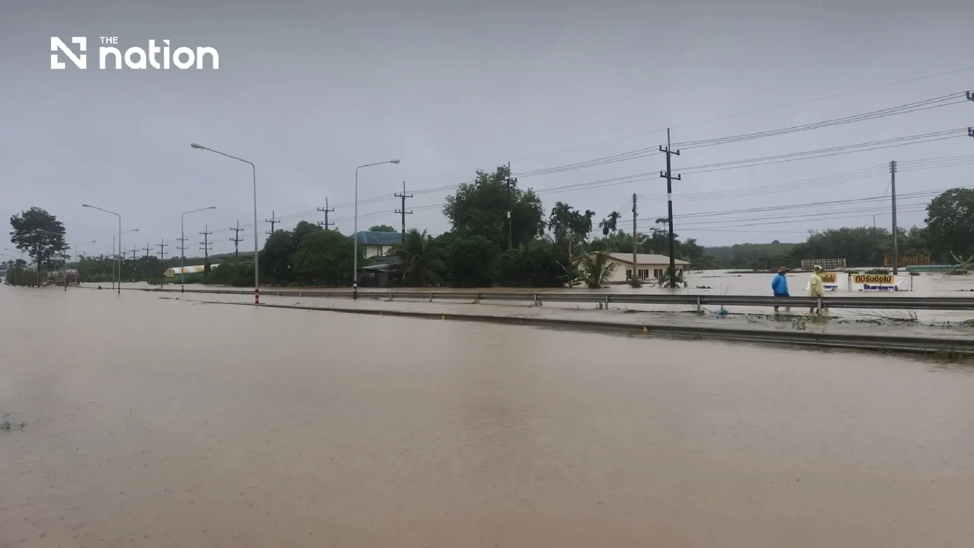Floods hit 228 highway locations across 26 Thai provinces - Photo 5
