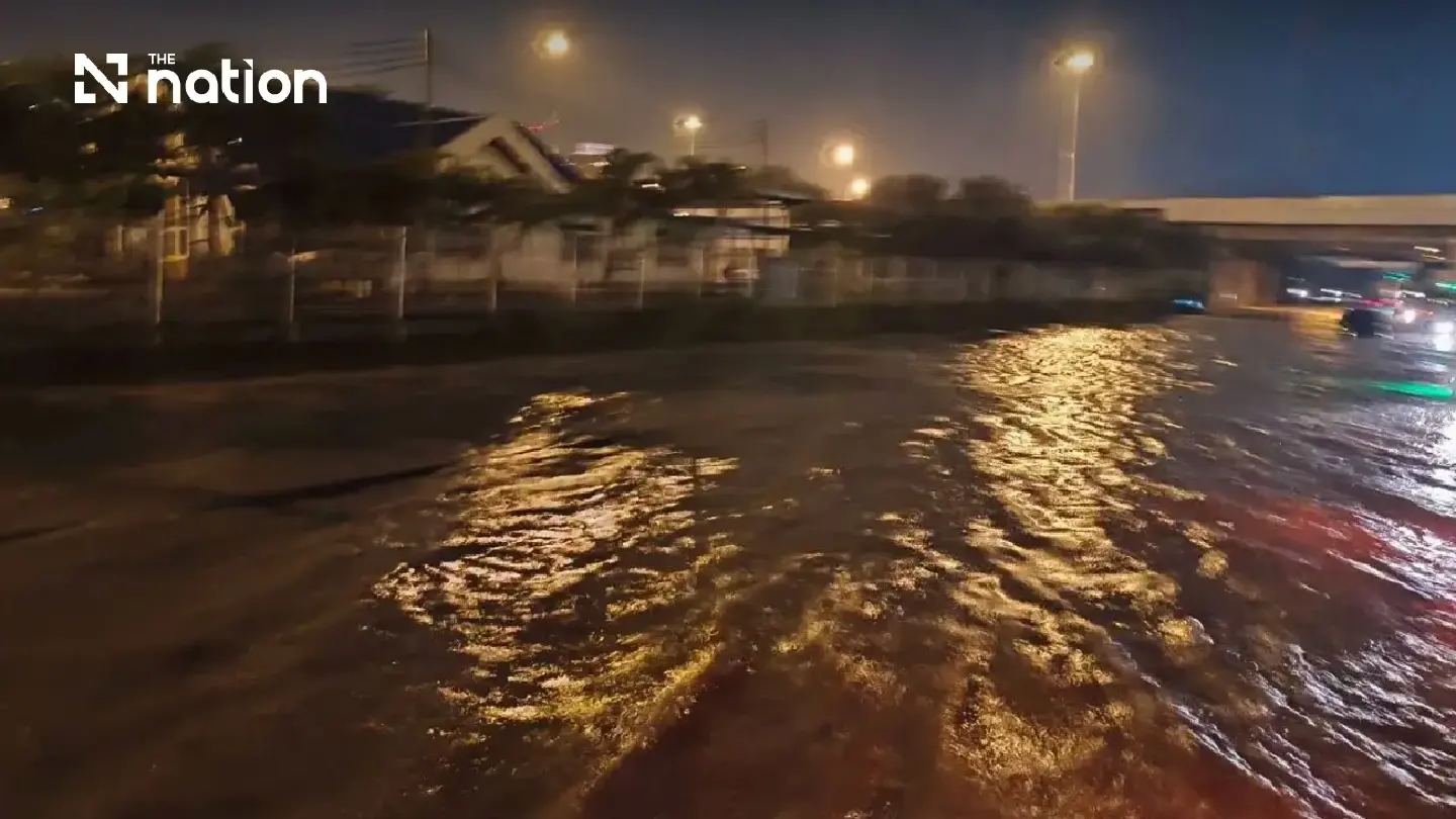 Heavy rain floods Highway 331 and Pattaya roads across Chonburi - Photo 1