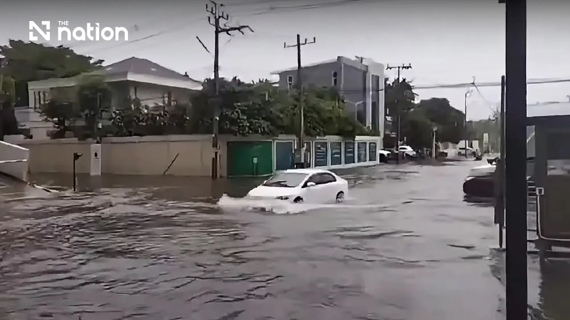 Flooding hits Bangkok as prolonged rain disrupts major routes - Photo 7