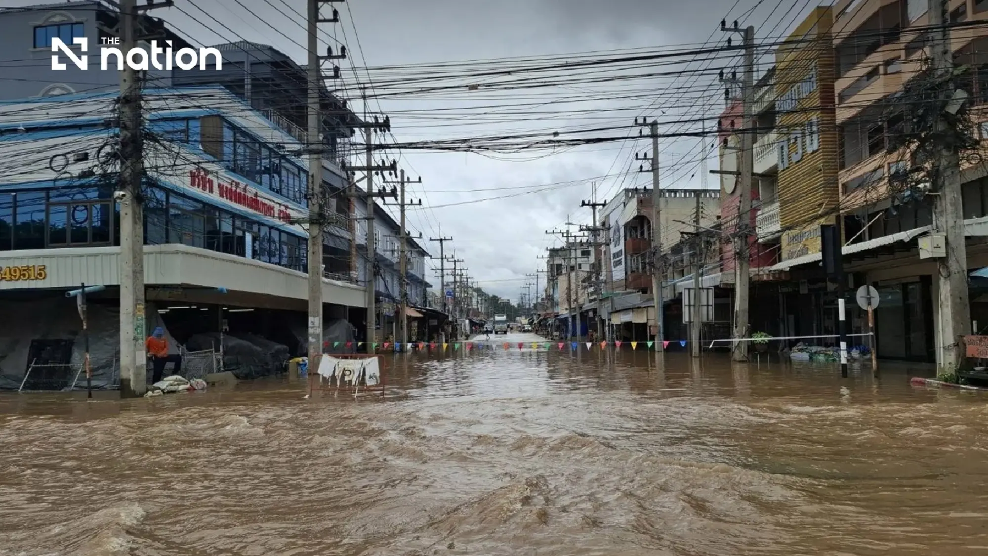 Floods hit 228 highway locations across 26 Thai provinces - Photo 3