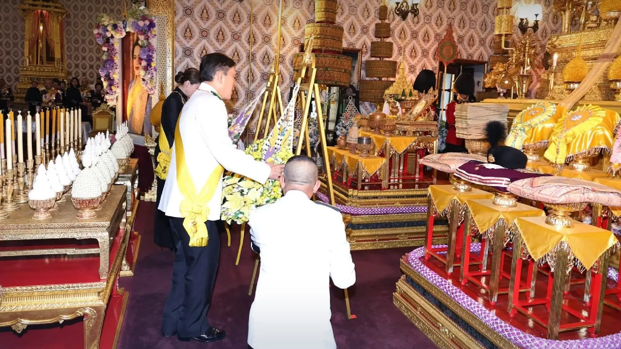 Their Majesties mark first anniversary of Queen Sirikit's passing - Photo 13