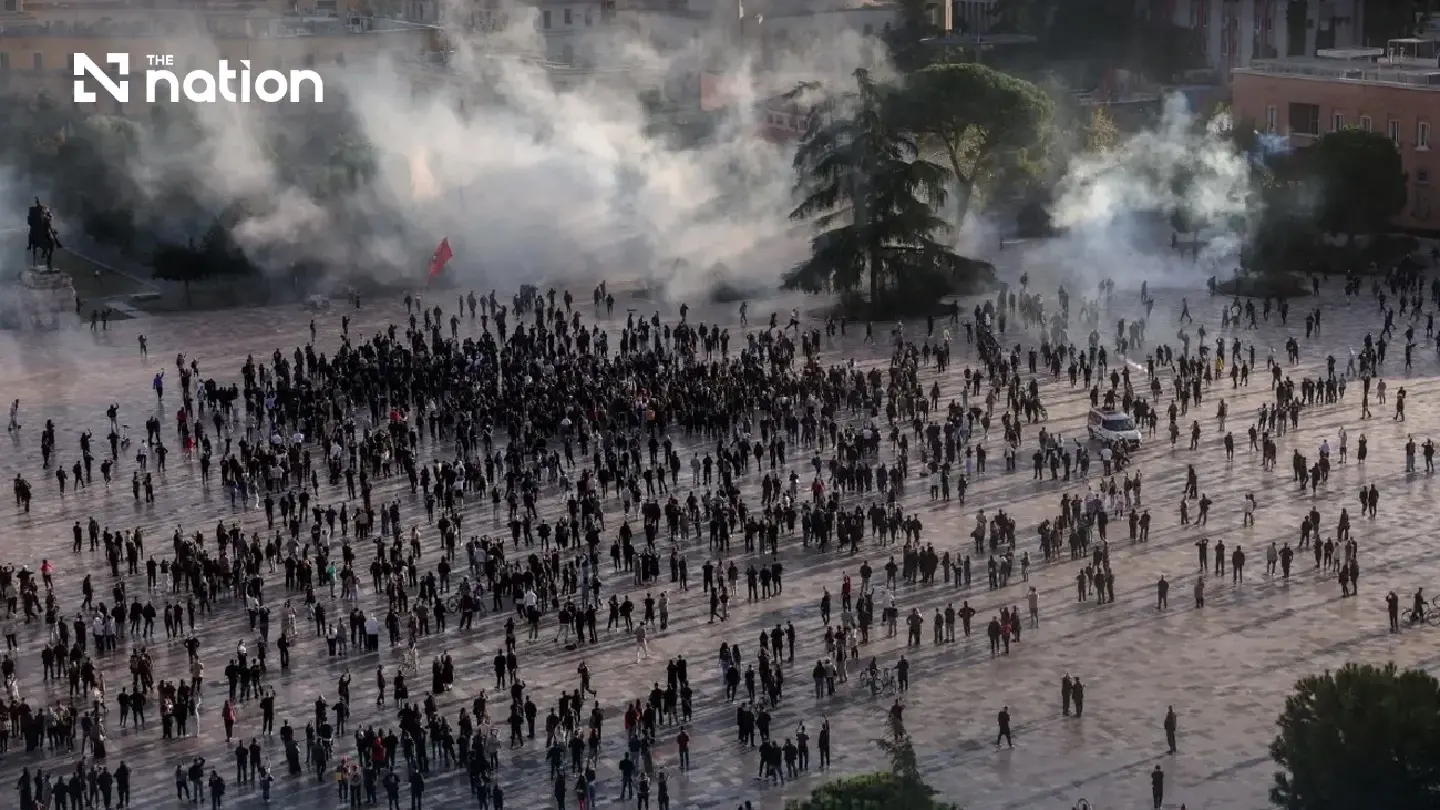Clashes accompany European protests over living costs and education - Photo 1