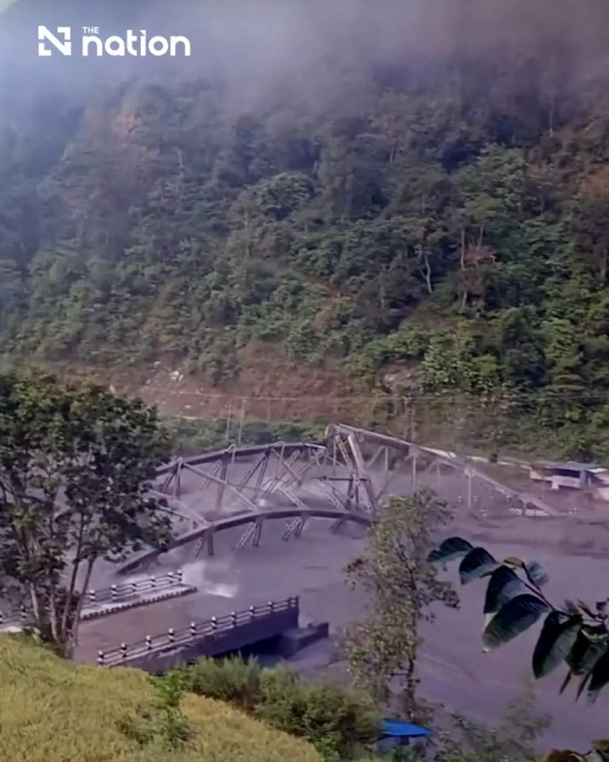 Nepal flood cuts off trails for over 100 foreign trekkers - Photo 6
