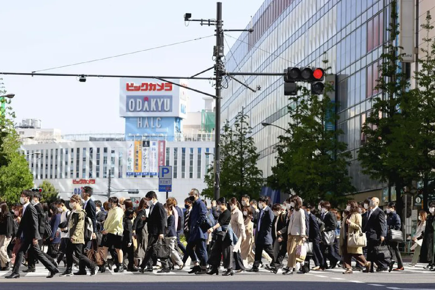 Typical commuter crowds seen in Tokyo, 3 prefectures despite new state of emergency Typical commuter crowds seen in Tokyo, 3 prefectures despite new state of emergency
