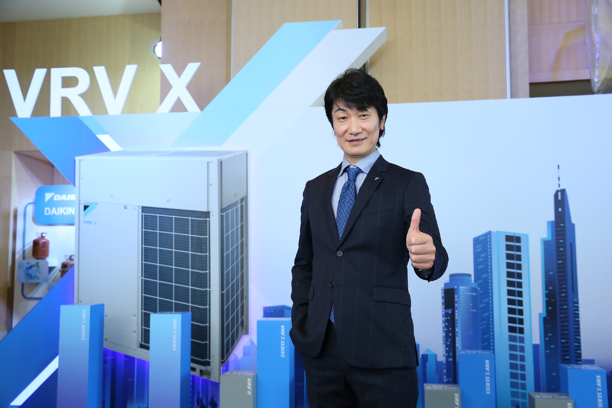 Siam Daikin Sales Co., Ltd. signs MOU with King Mongkuts University of Technology Thonburi to verify the efficiency of Daikin ZETAS’s streamer technology in reducing viruses and bacteria to generate pure, clean air