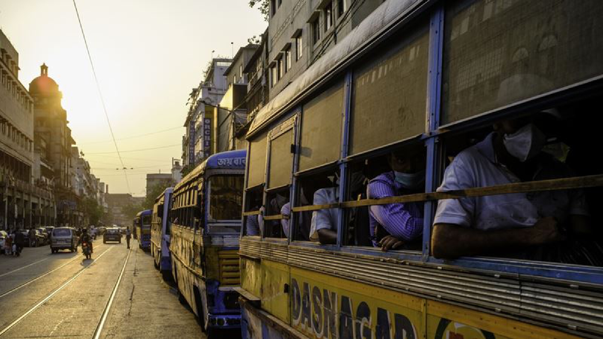 U.S. tells citizens to leave India as covid crisis deepens