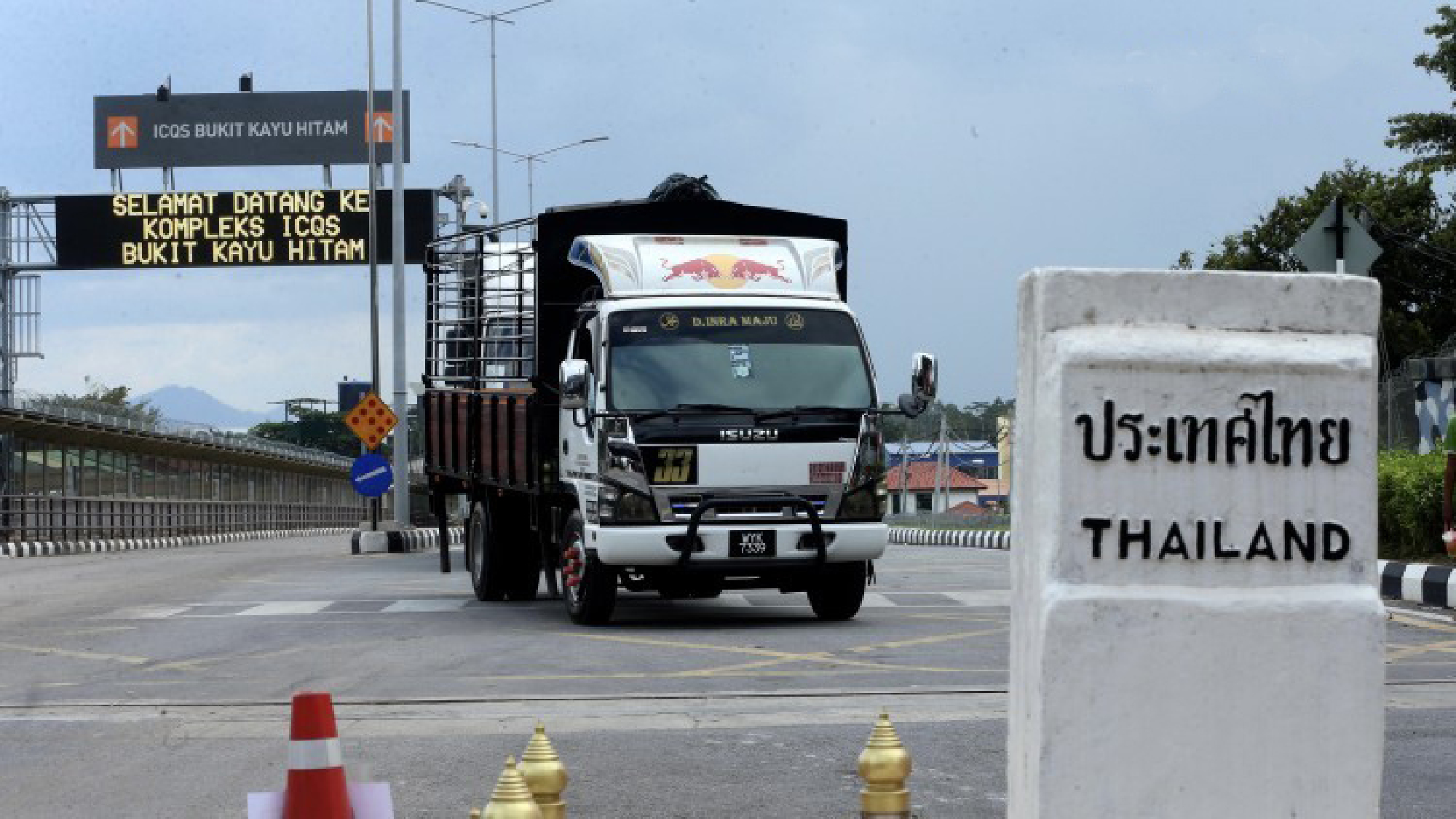 Army braces for wave of Thai returnees on Malaysia’s deadline day