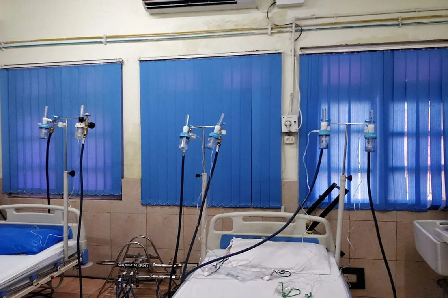 Thousands of Covid patients at risk as only few hours of Oxygen left in major Delhi hospitals Thousands of Covid patients at risk as only few hours of Oxygen left in major Delhi hospitals