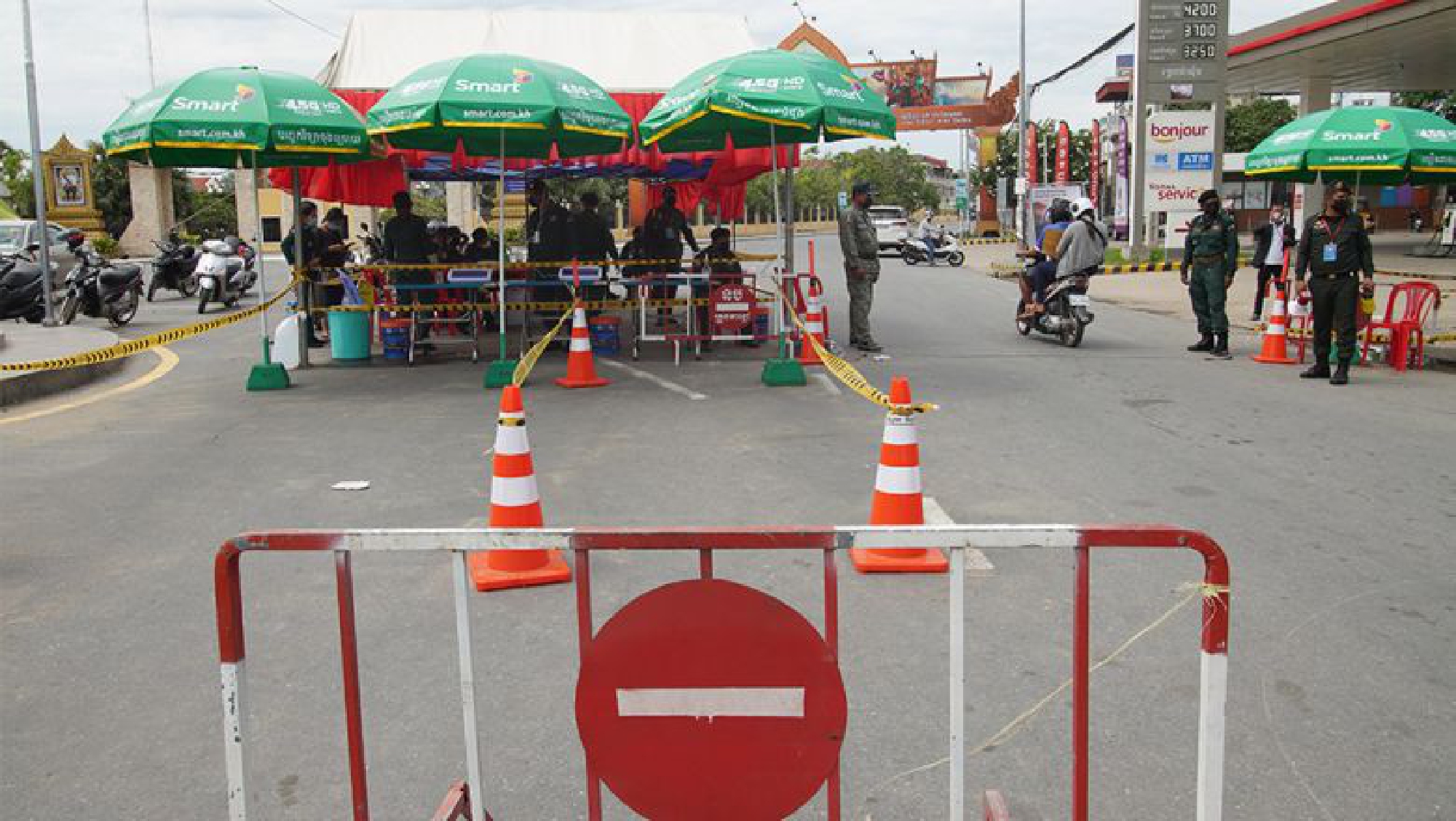 Phnom Penh, Takmao lockdown extended for another week