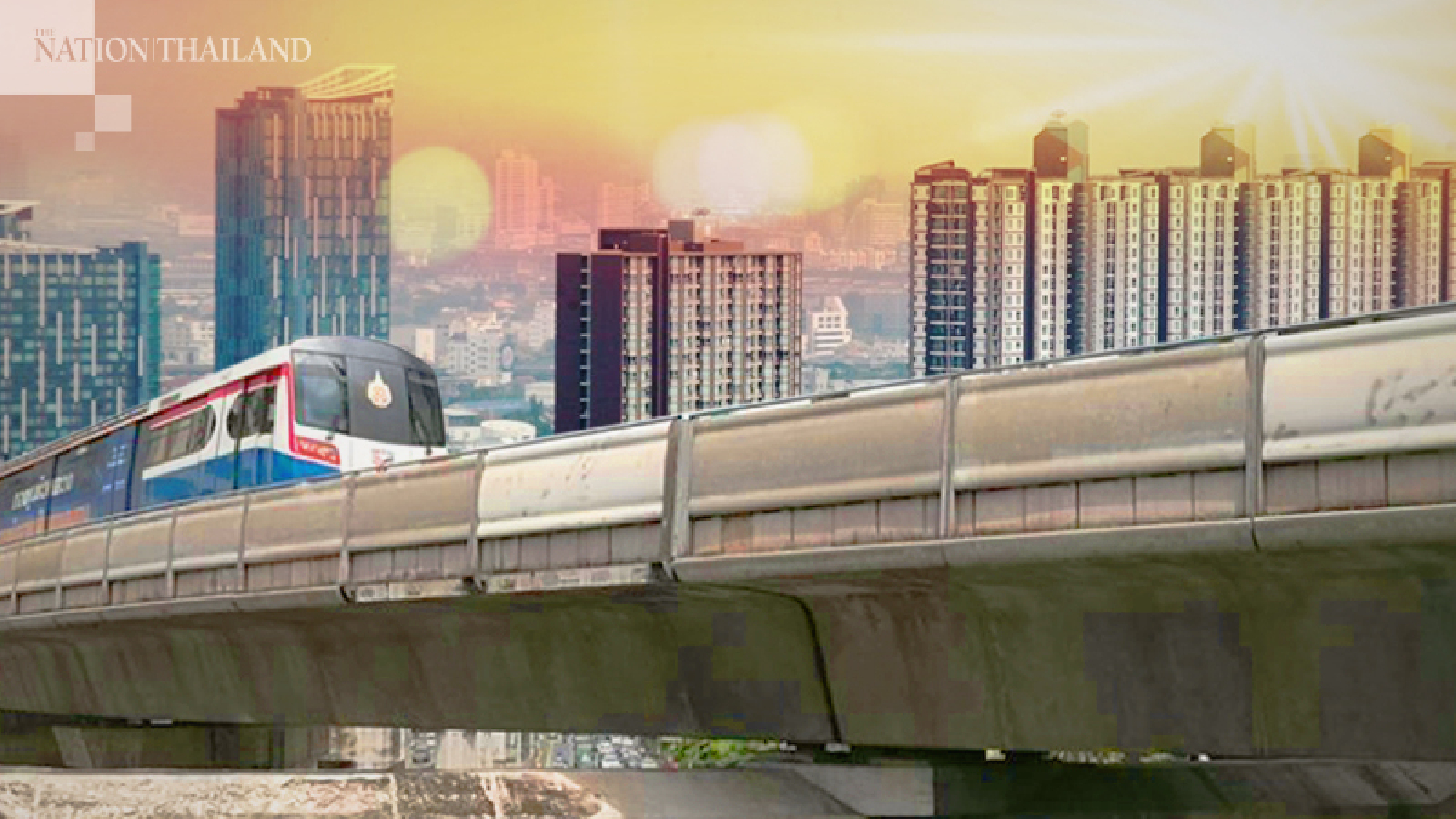 Hot and hazy day with thundershowers, gusty winds in upper Thailand