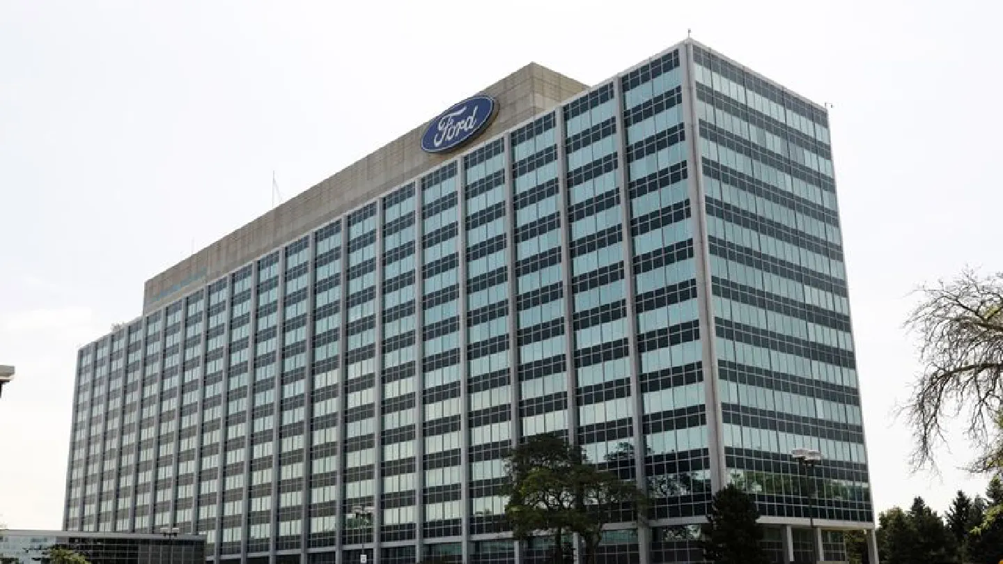 Ford boosts electric-vehicle spending to $30 billion by 2025 Ford boosts electric-vehicle spending to $30 billion by 2025