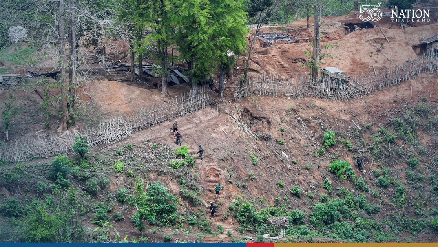 Myanmar troops shell Thai border village Myanmar troops shell Thai border village