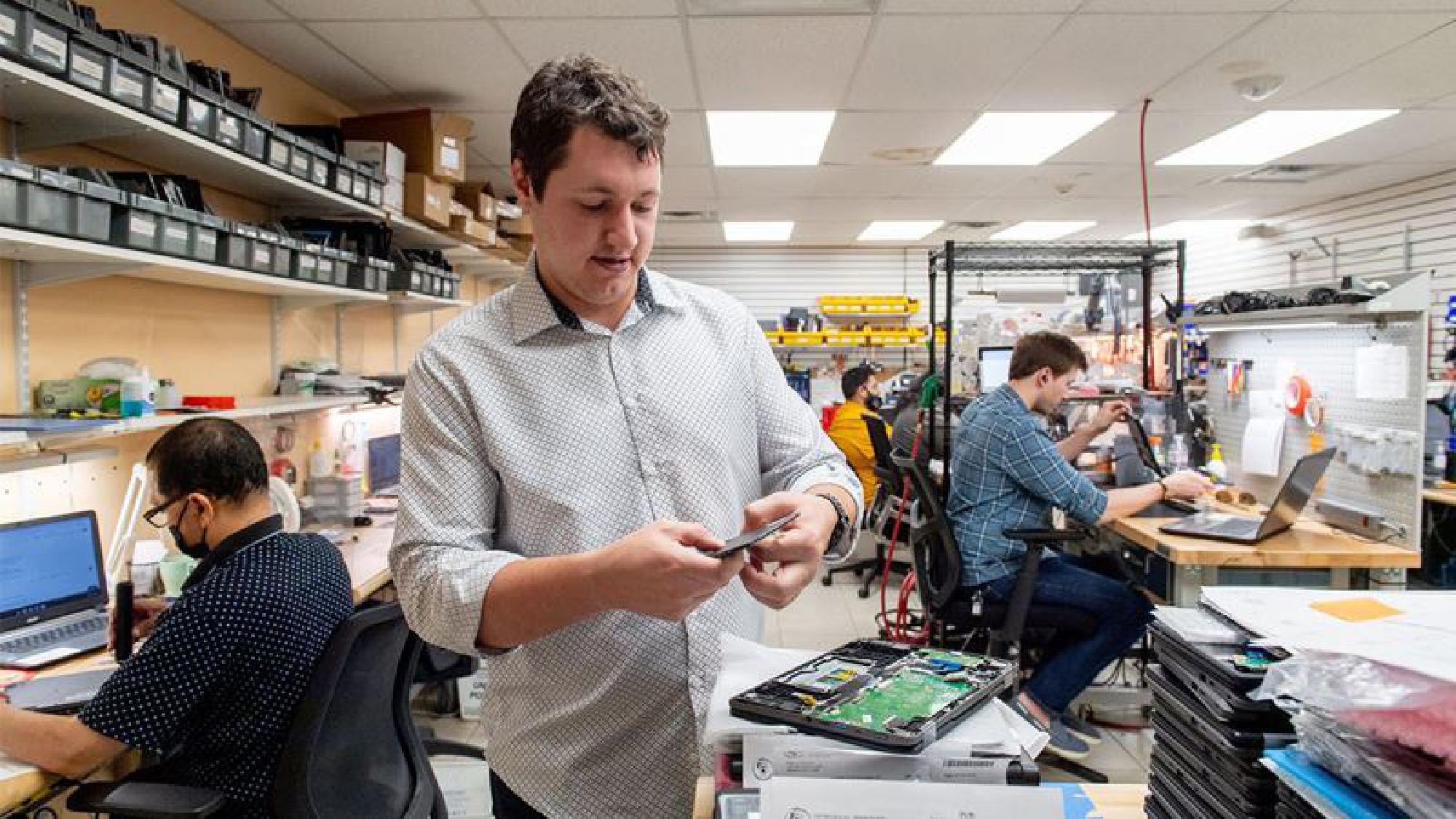 Microsoft and Apple wage war on gadget right-to-repair laws