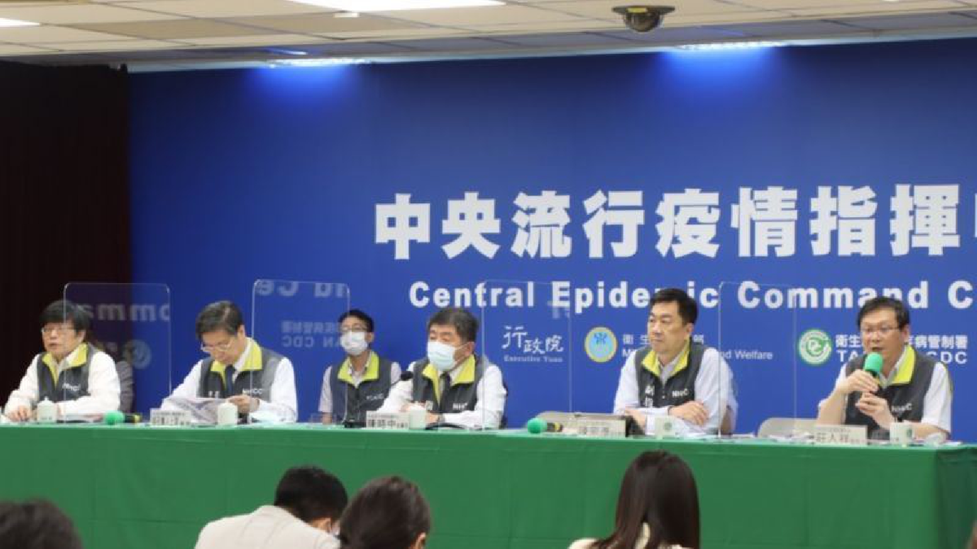 CECC pushes epidemic warning to Level 3 in Taipei, New Taipei