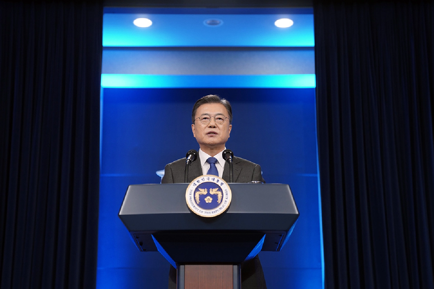 Moon, entering final year, pledges last-ditch efforts to revive NK diplomacy