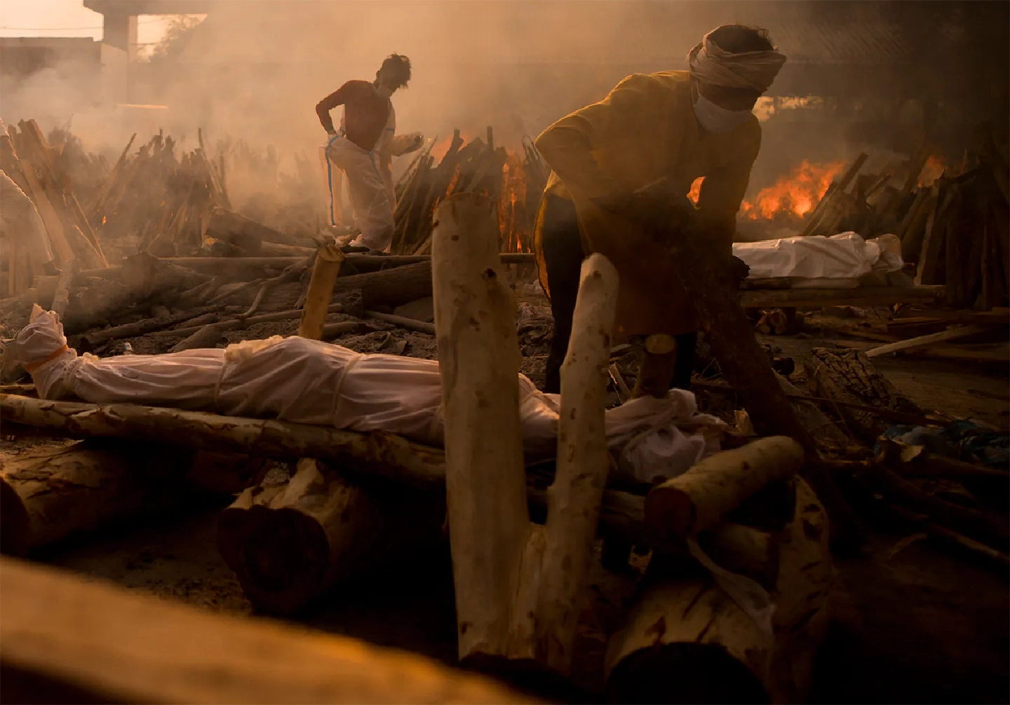 India sets pandemic record with more than 400,000 new cases; Fauci says crisis is like a war