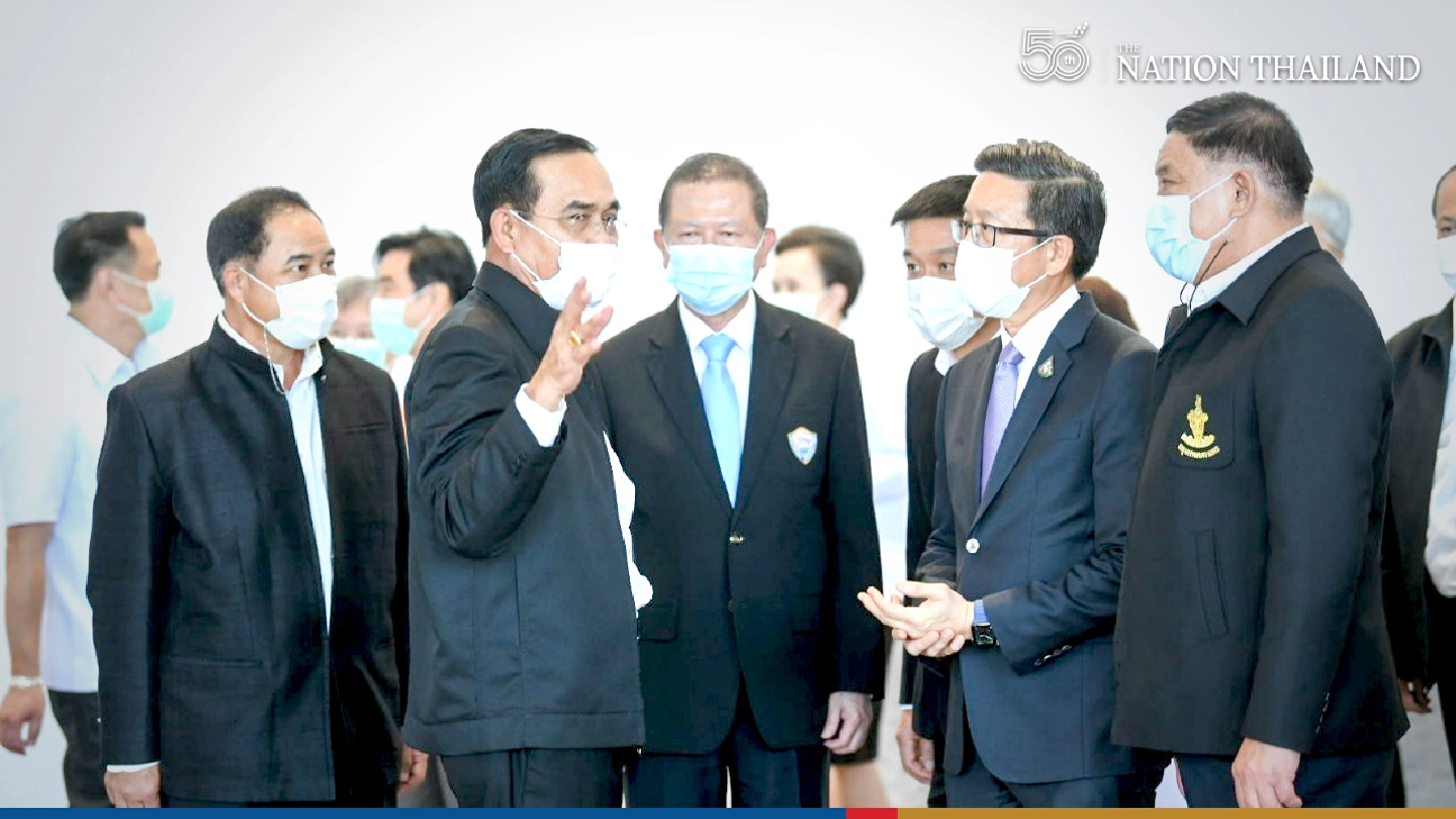 PM checks two more shop-and-jab stations in Bangkok malls