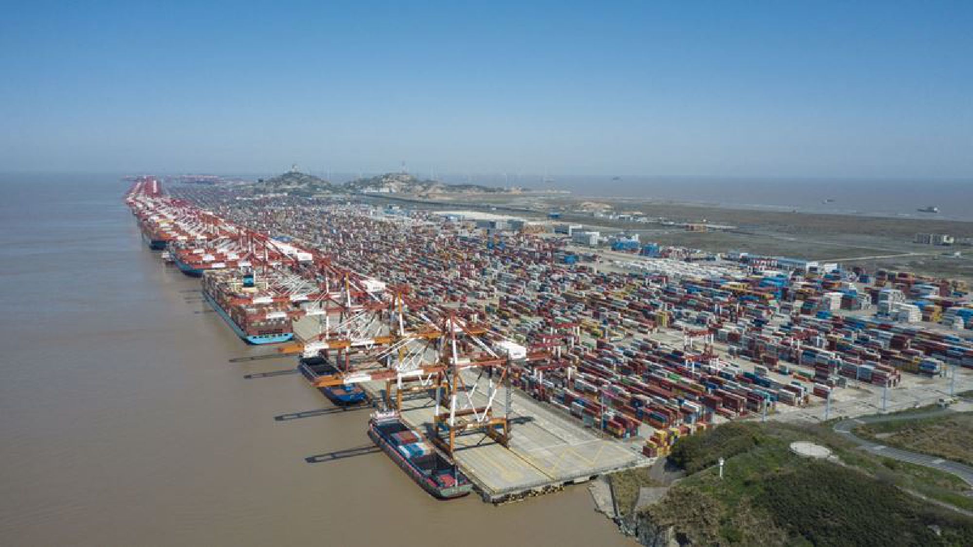 U.S., China trade chiefs hold candid talks in first call