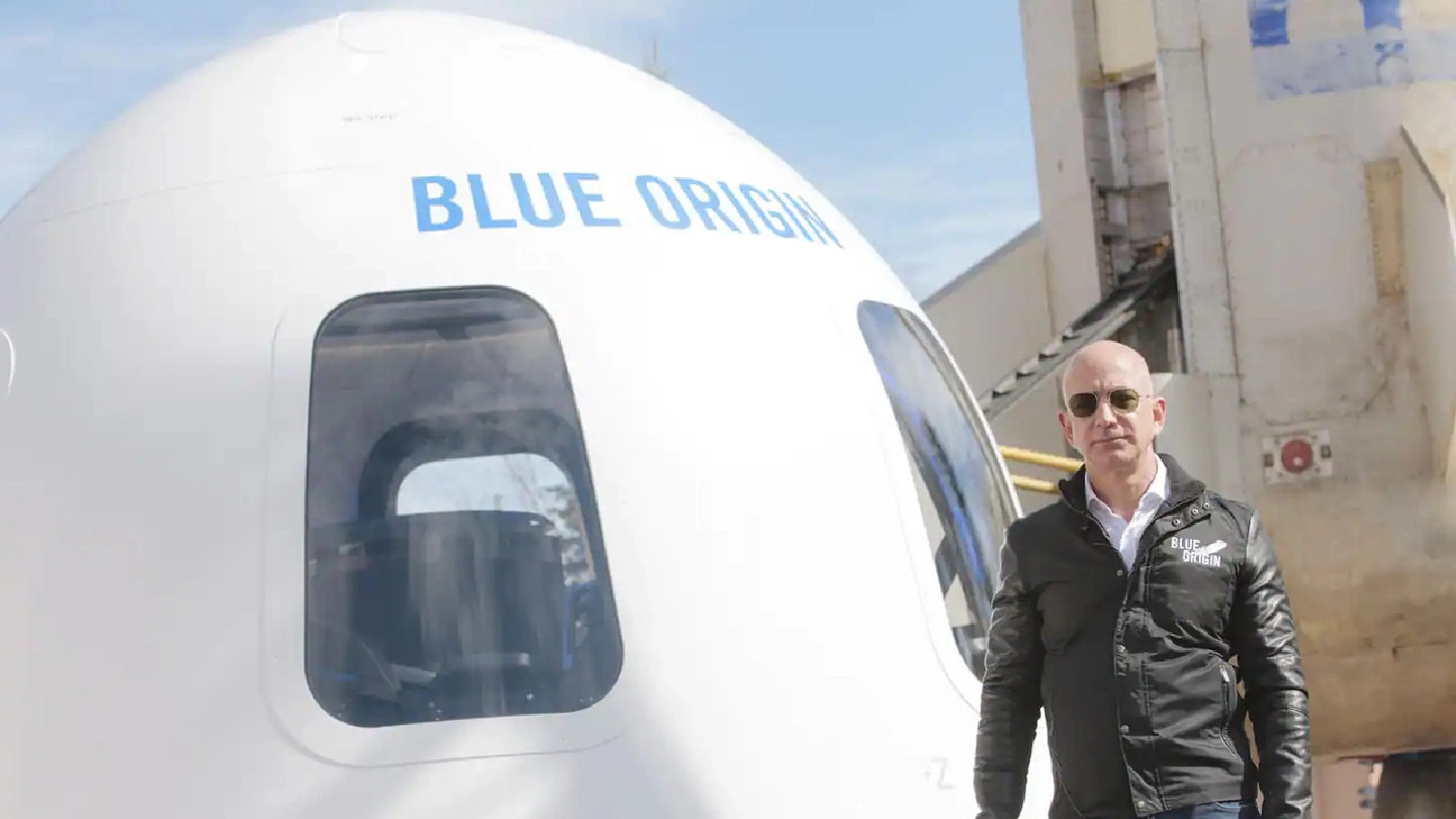 Jeff Bezos Blue Origin will auction a trip to space to the highest bidder Jeff Bezos Blue Origin will auction a trip to space to the highest bidder