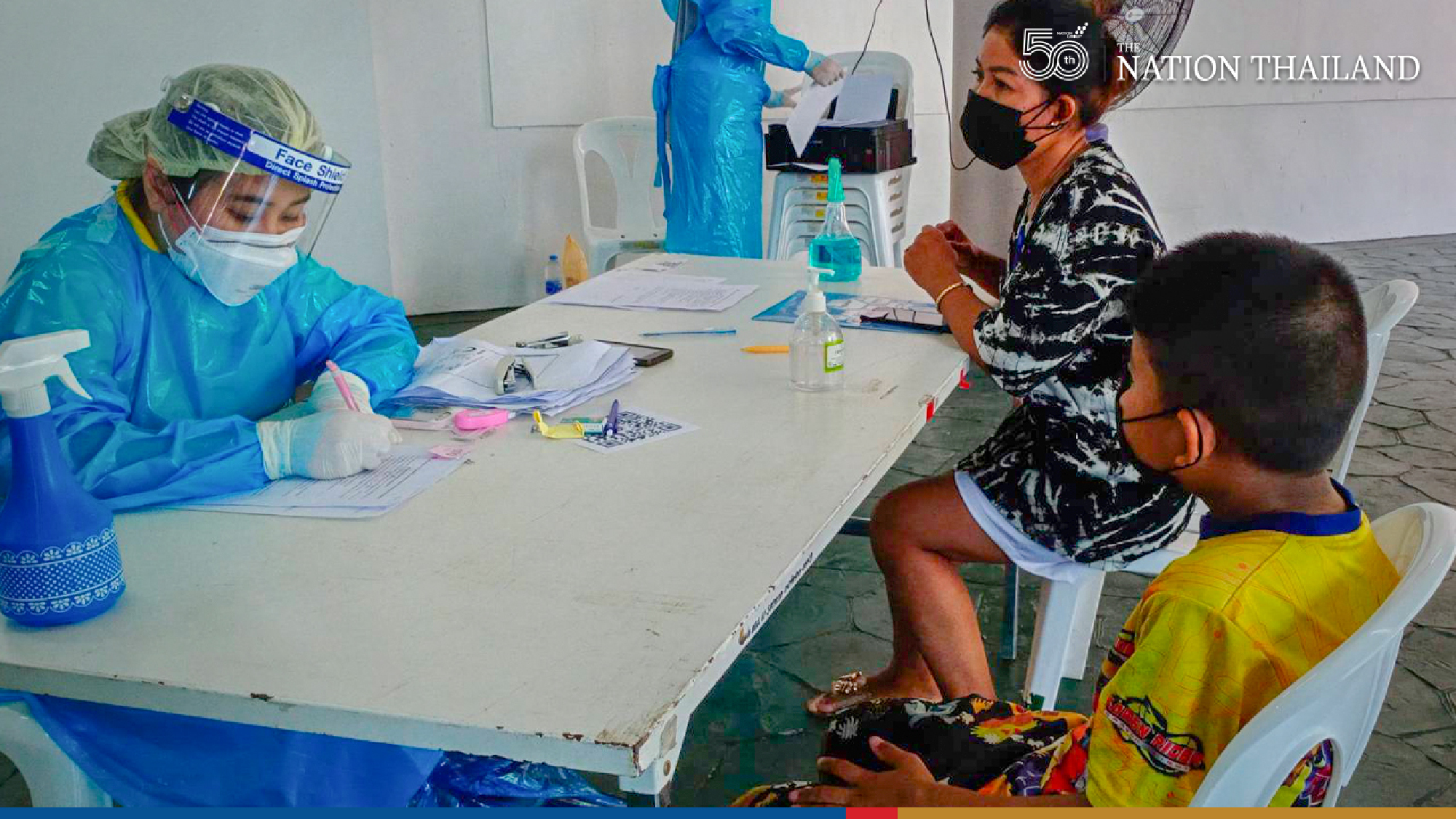 Mobile safety units in Dusit outbreak area to test for Covid-19 patients