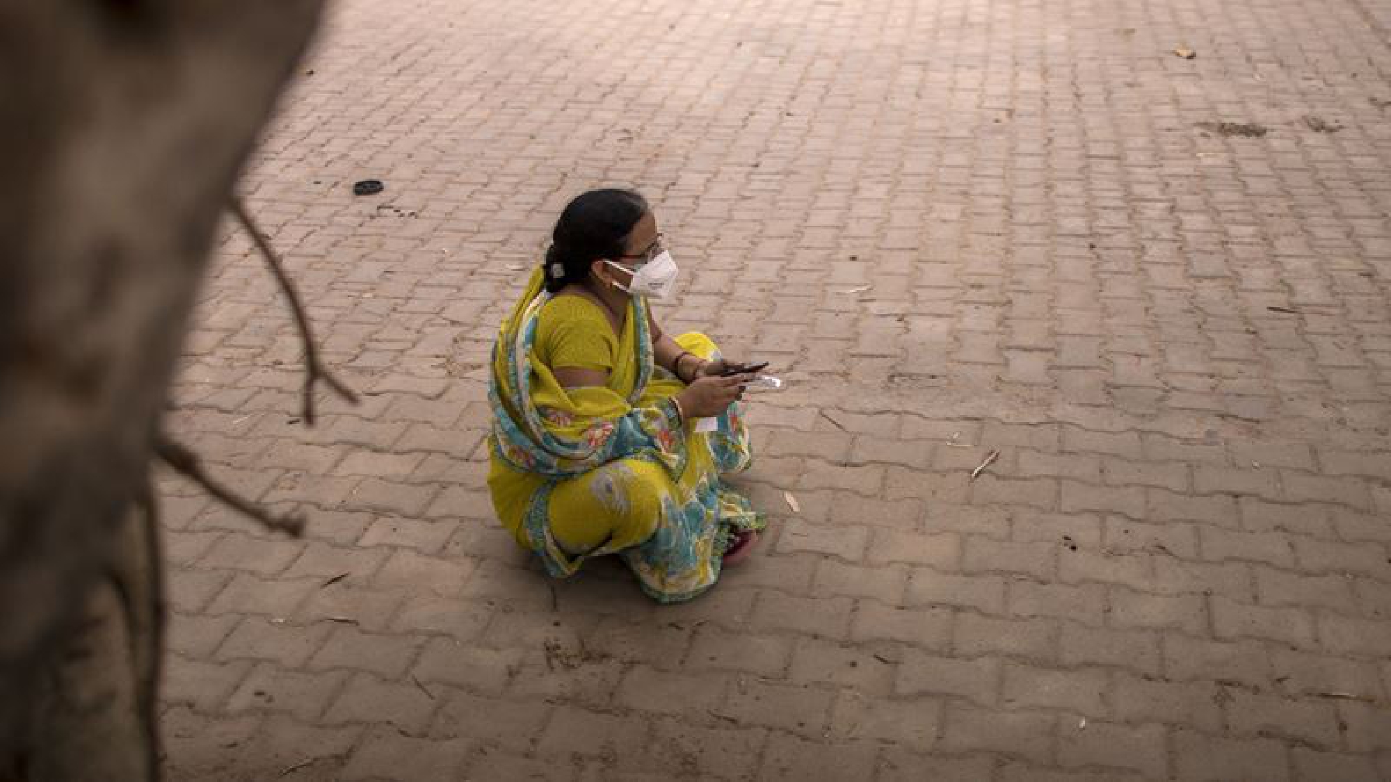 Doctors on 48-hour shifts as Indias hospitals pushed to brink