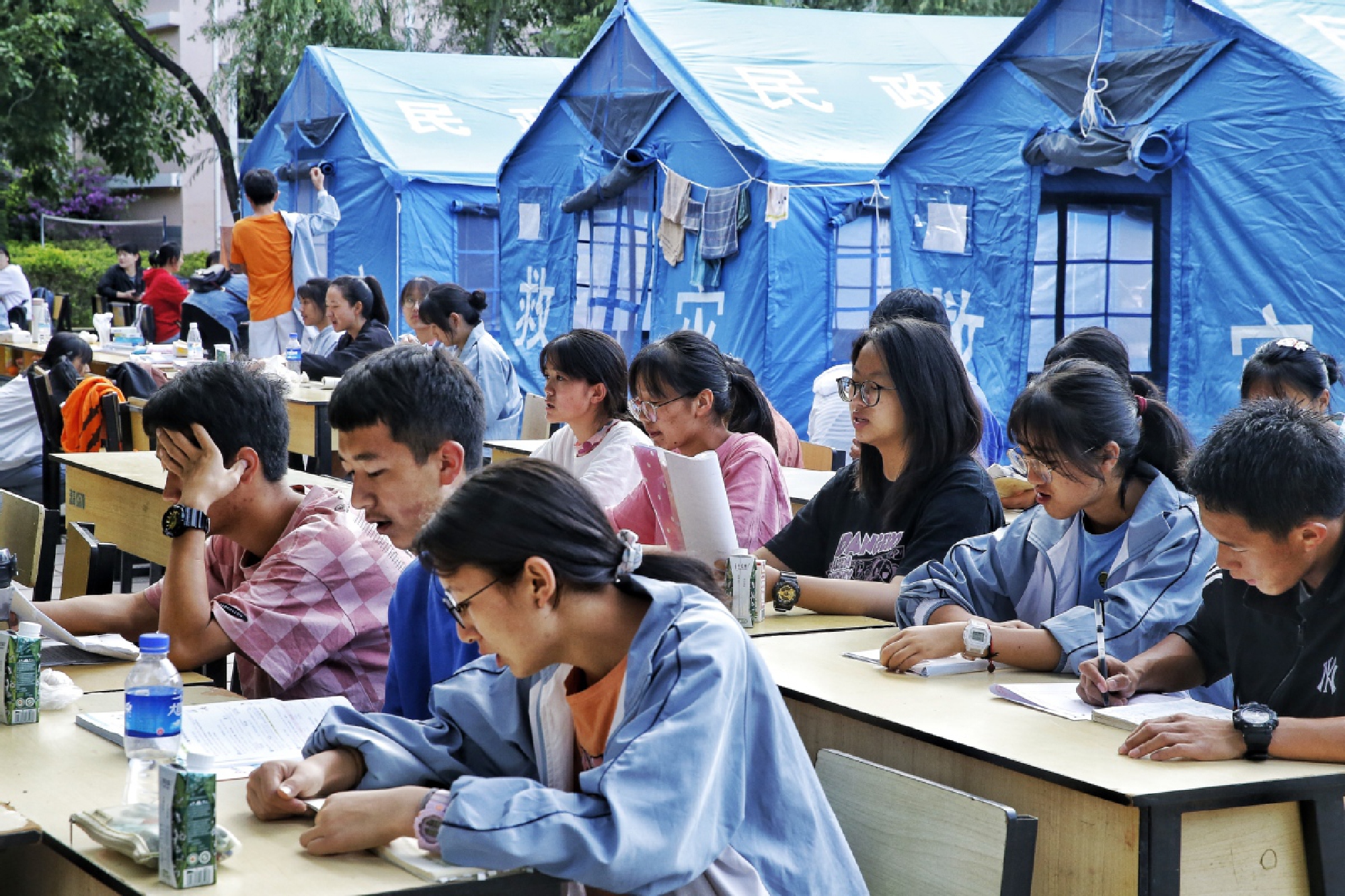 Yunnan and Qinghai hit by earthquakes