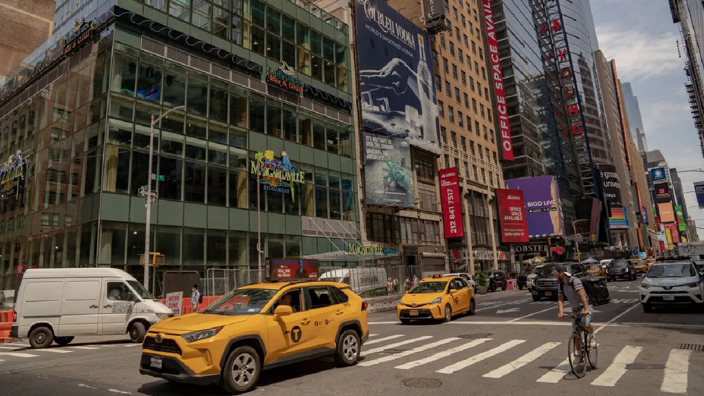 Uber, Lyft driver shortage boosts business for New Yorks taxis