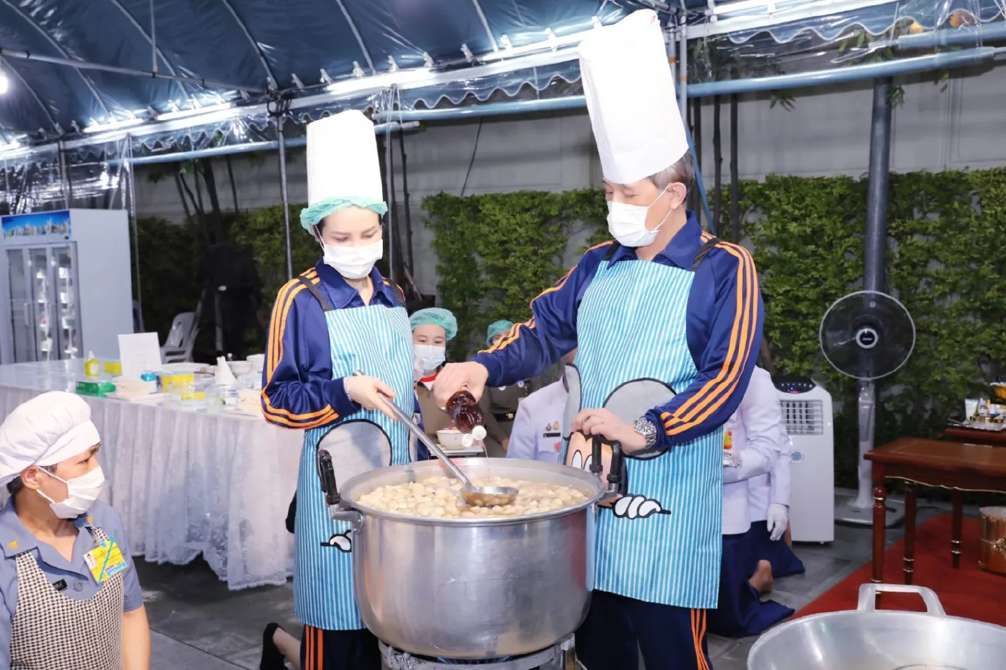 King cooks nutritious, hot meals for medics