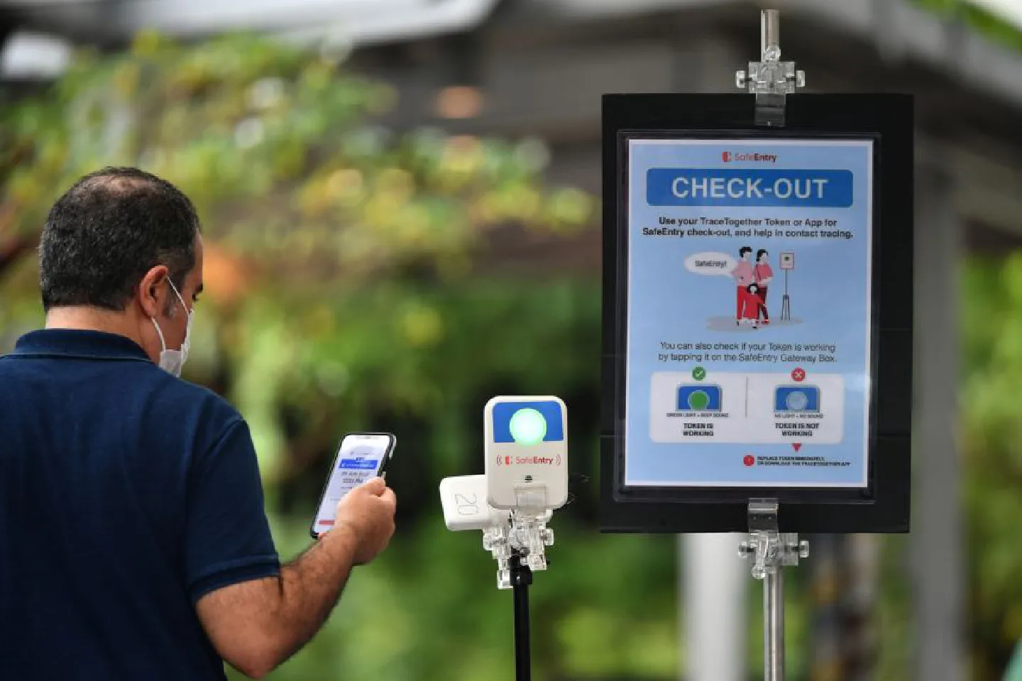 Malls in Singapore roll out SafeEntry Gateway boxes for checking out