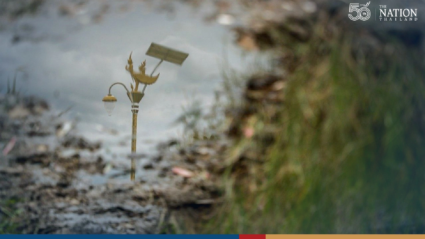 Questions raised over high cost of kinnari-inspired lampposts in Samut Prakan