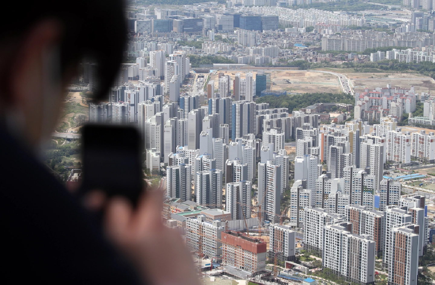 South Koreas housing market unperturbed by rate hike: experts South Koreas housing market unperturbed by rate hike: experts