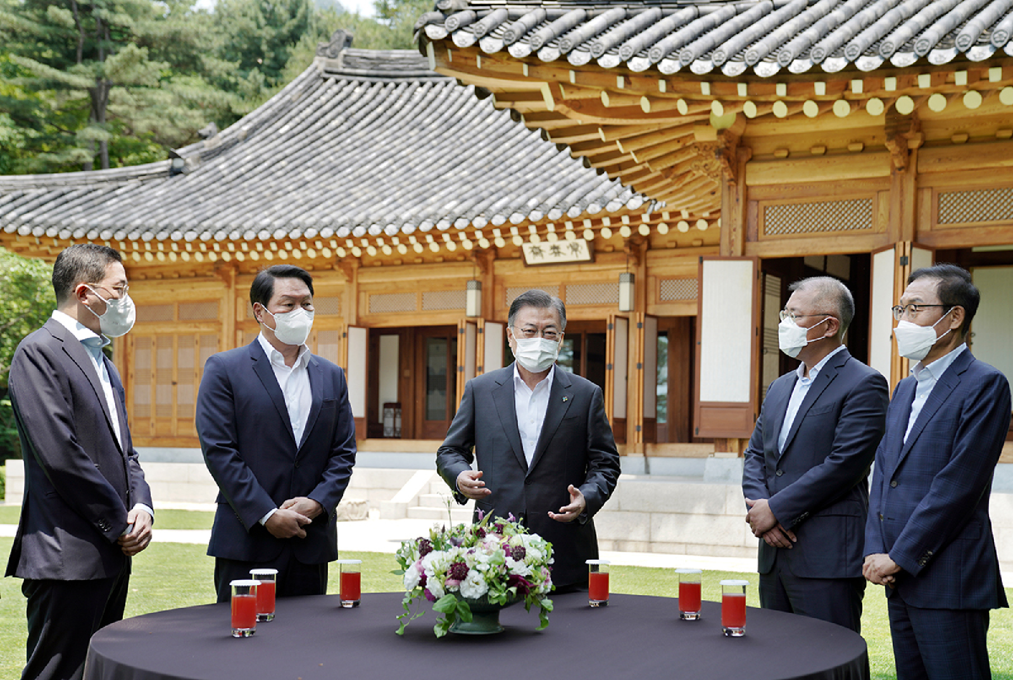 Will Moon pardon Samsung chief?