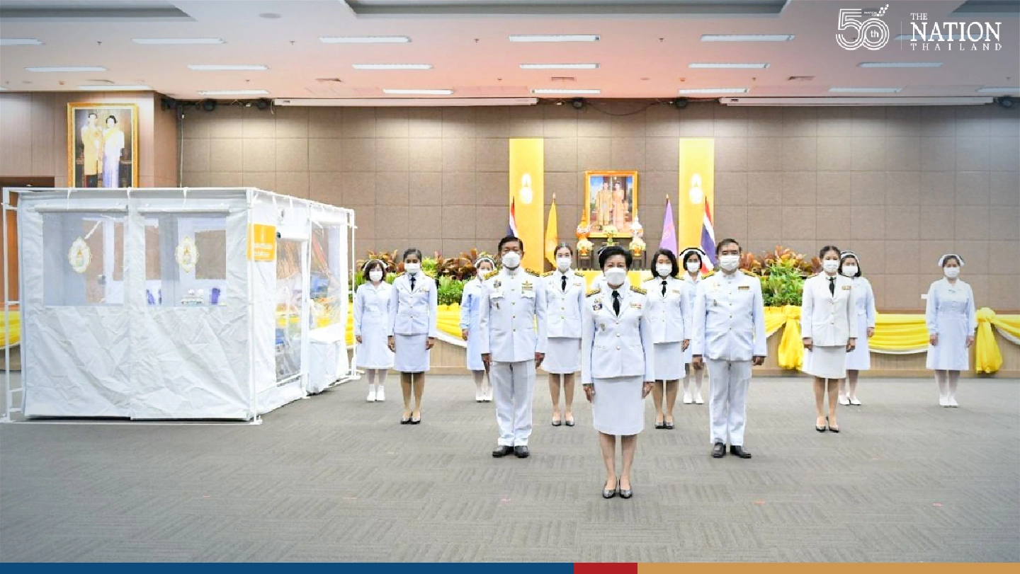 Their Majesties give mobile isolation rooms to Bang Khun Thian Geriatric Hospital Their Majesties give mobile isolation rooms to Bang Khun Thian Geriatric Hospital