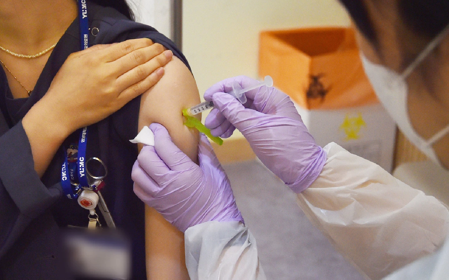 S. Korea to give all-out support for phase 3 trials of homegrown COVID-19 vaccine candidates S. Korea to give all-out support for phase 3 trials of homegrown COVID-19 vaccine candidates