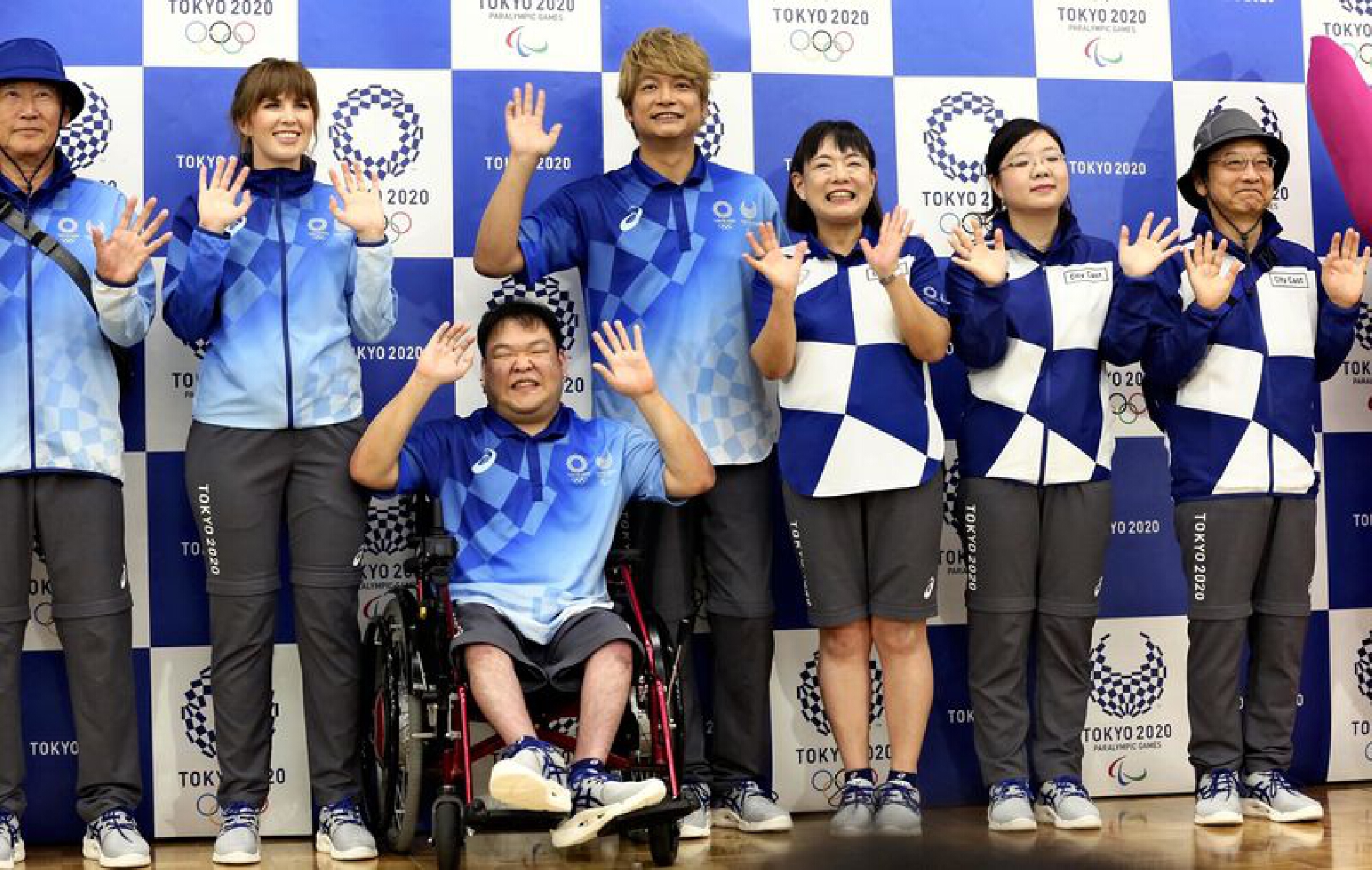 Tokyo organizers say 10,000 prospective volunteers have pulled out