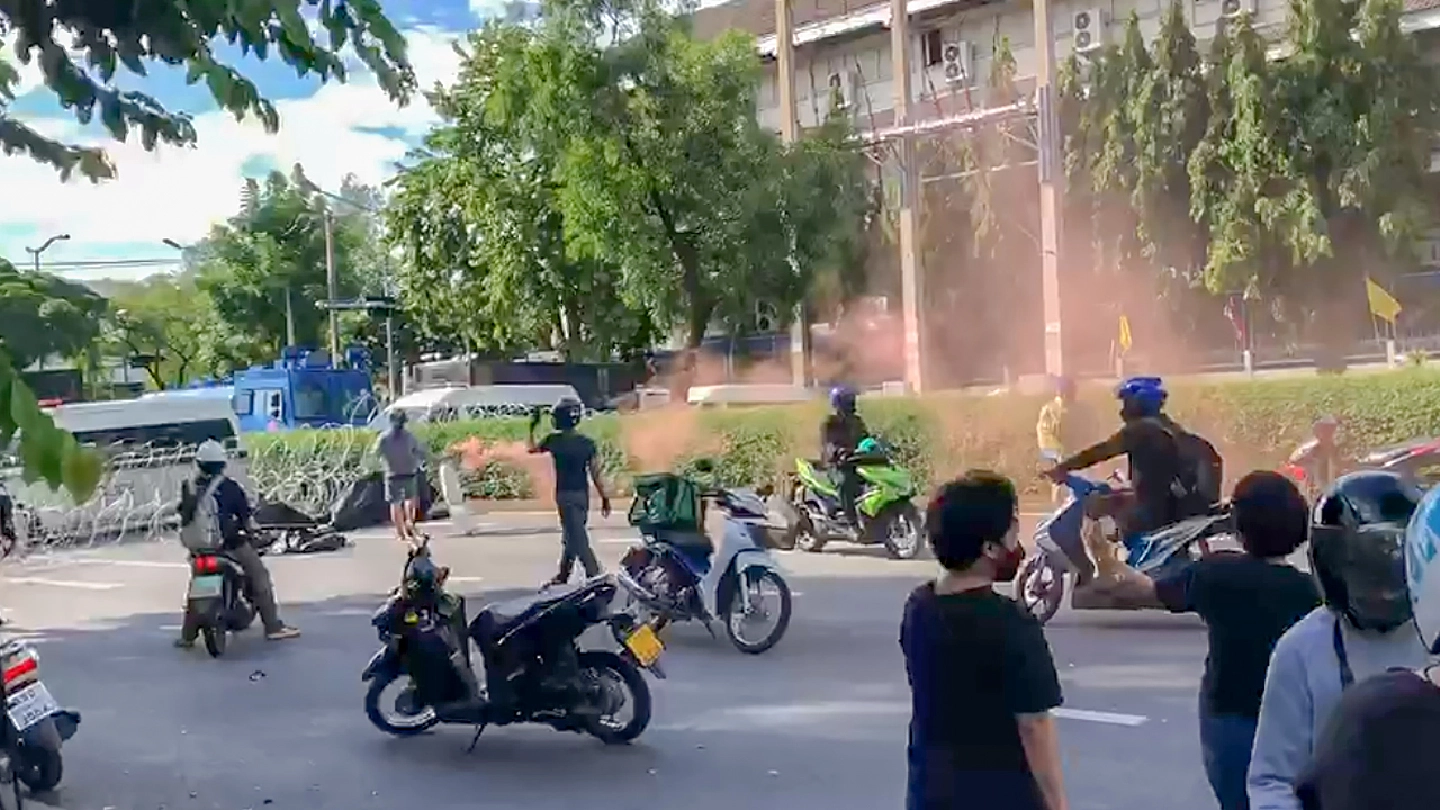 Police fire at pro-democracy protesters marching to Government House Police fire at pro-democracy protesters marching to Government House