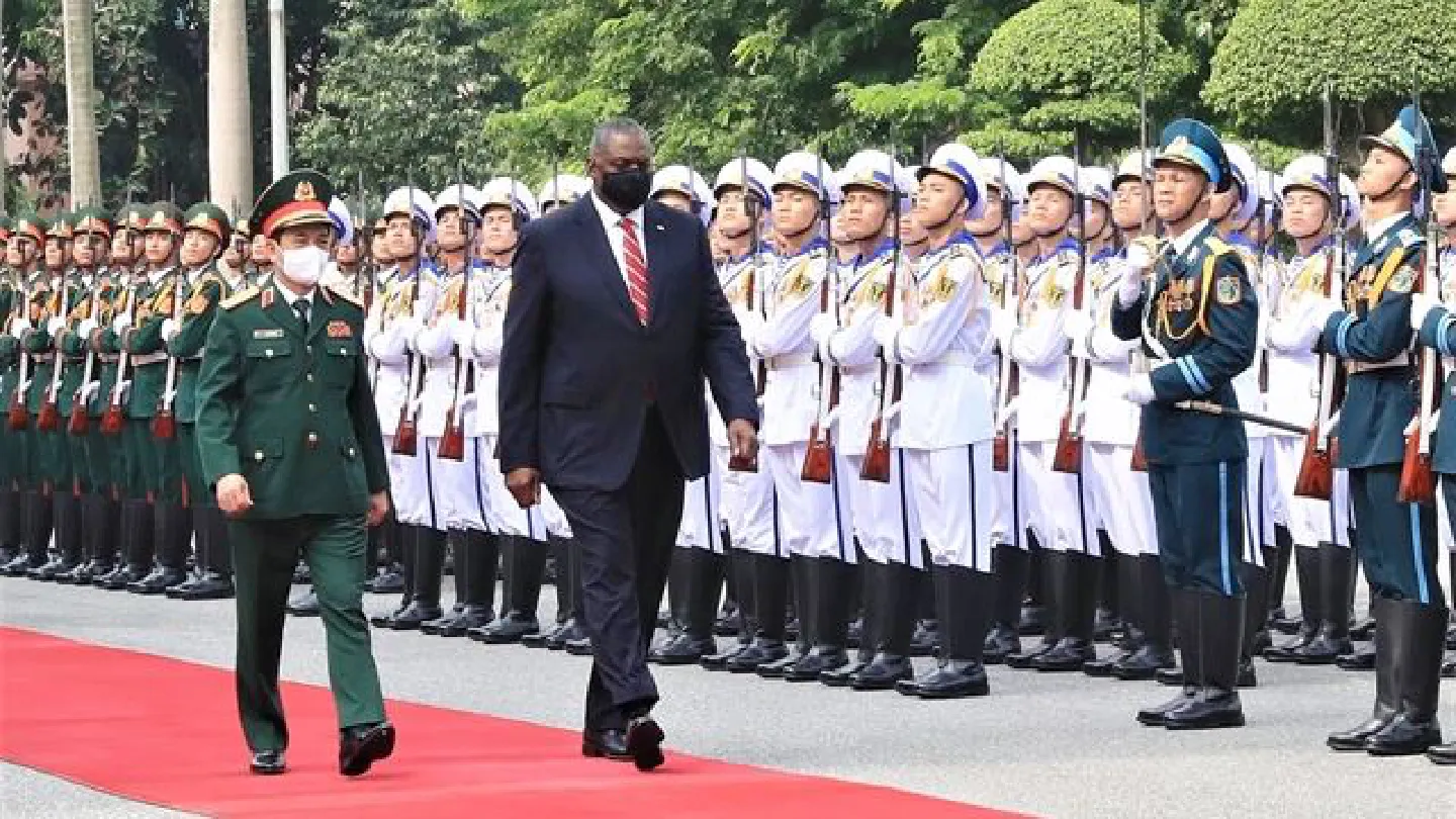 US, Vietnamese defence chiefs stress peaceful resolution of South China Sea issues US, Vietnamese defence chiefs stress peaceful resolution of South China Sea issues