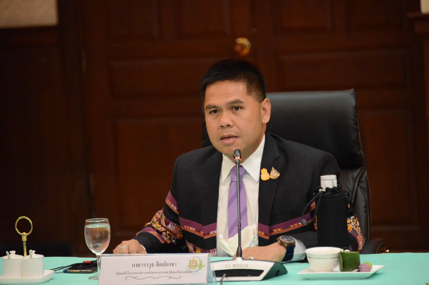 Minister Varawut undergoes self-quarantine after passenger tests positive for Covid-19