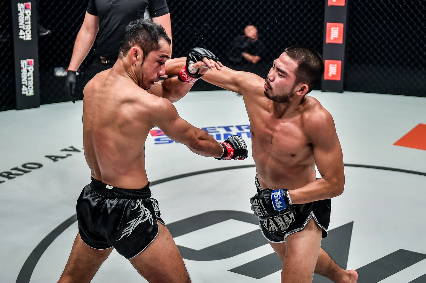 Prajanchai Outlasts Sam-A To Capture ONE Strawweight Muay Thai World Title Prajanchai Outlasts Sam-A To Capture ONE Strawweight Muay Thai World Title