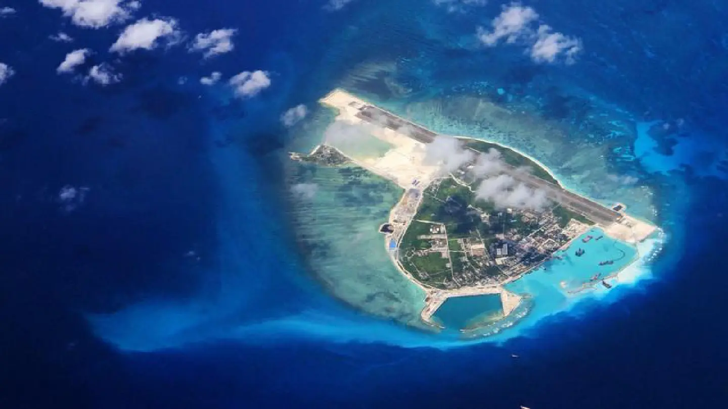 PLA sends strong warning to US destroyer in South China Sea PLA sends strong warning to US destroyer in South China Sea
