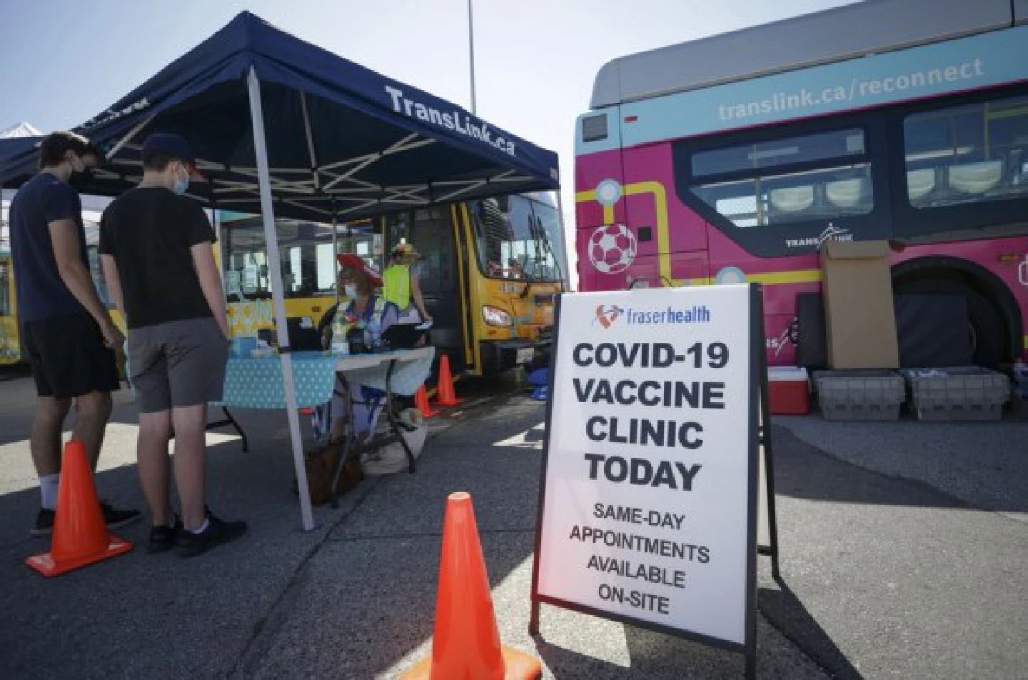 Canada faces start of Delta-driven 4th wave of COVID-19, top doctor says