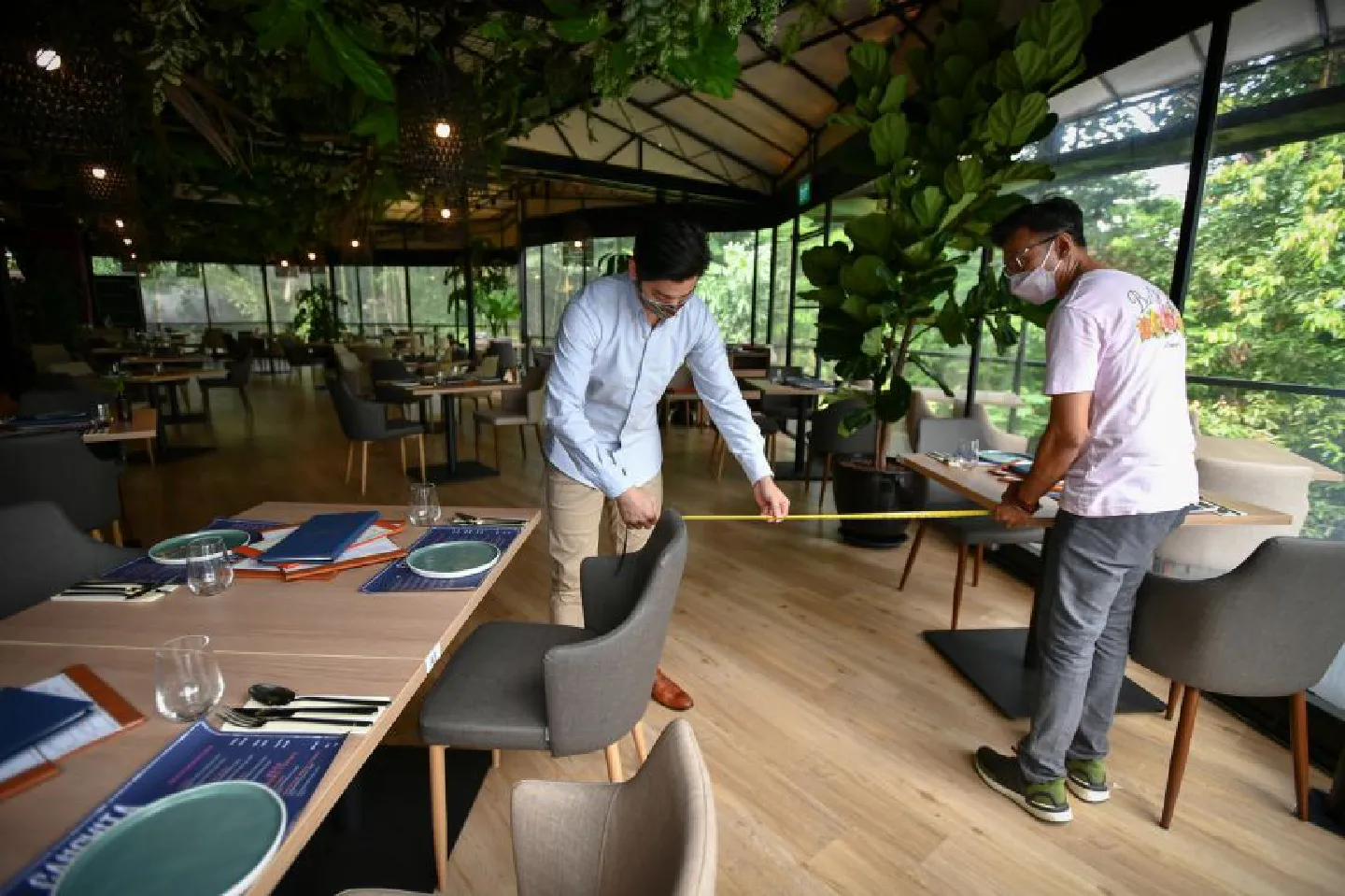 [Singapore] Restaurants see a surge of bookings for bigger groups with 5 people allowed to dine-in