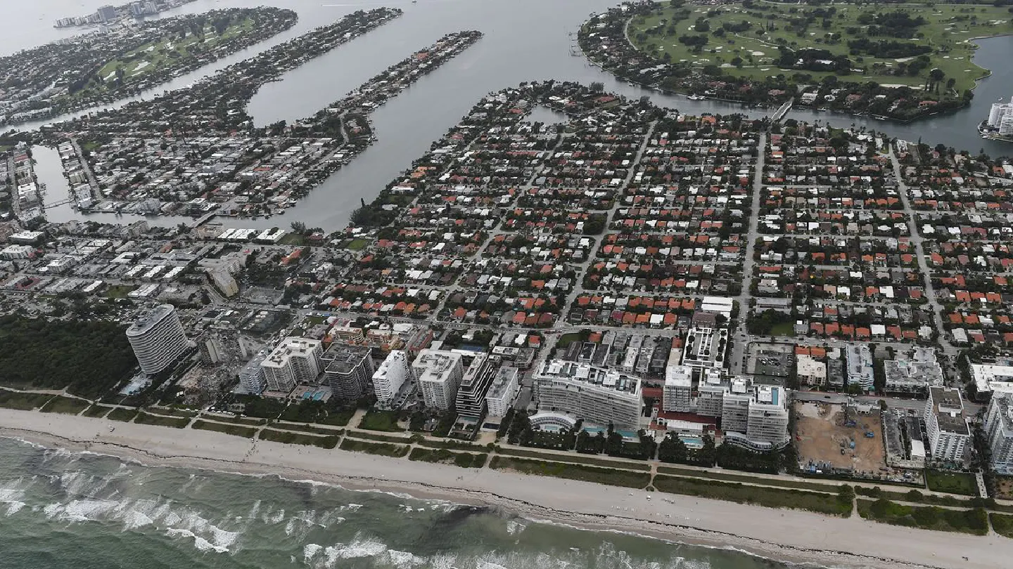 After the Florida building collapse, condos struggle to fund big repairs After the Florida building collapse, condos struggle to fund big repairs