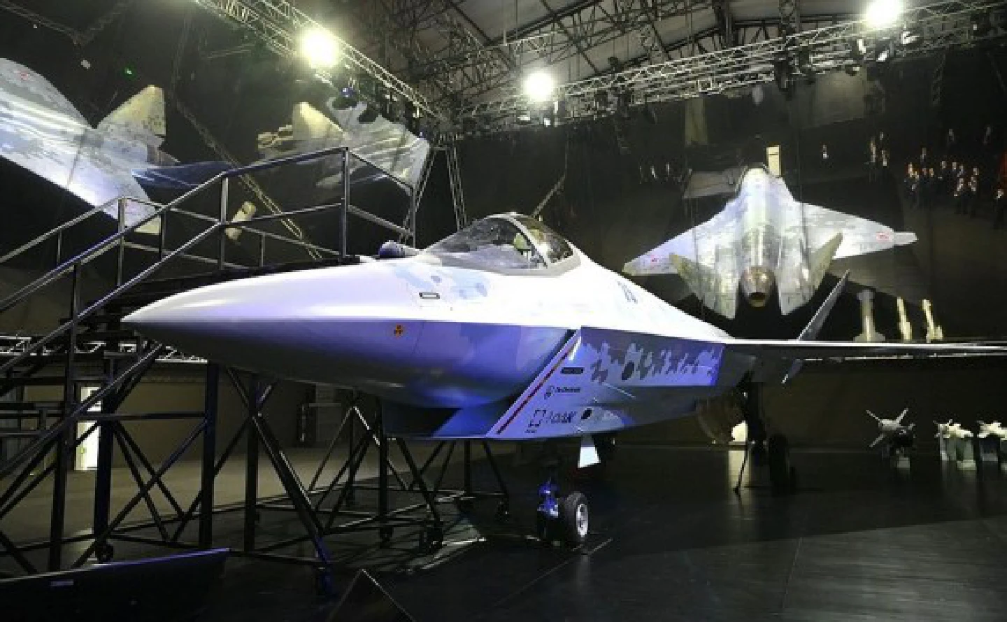 Russia unveils new fifth-generation fighter