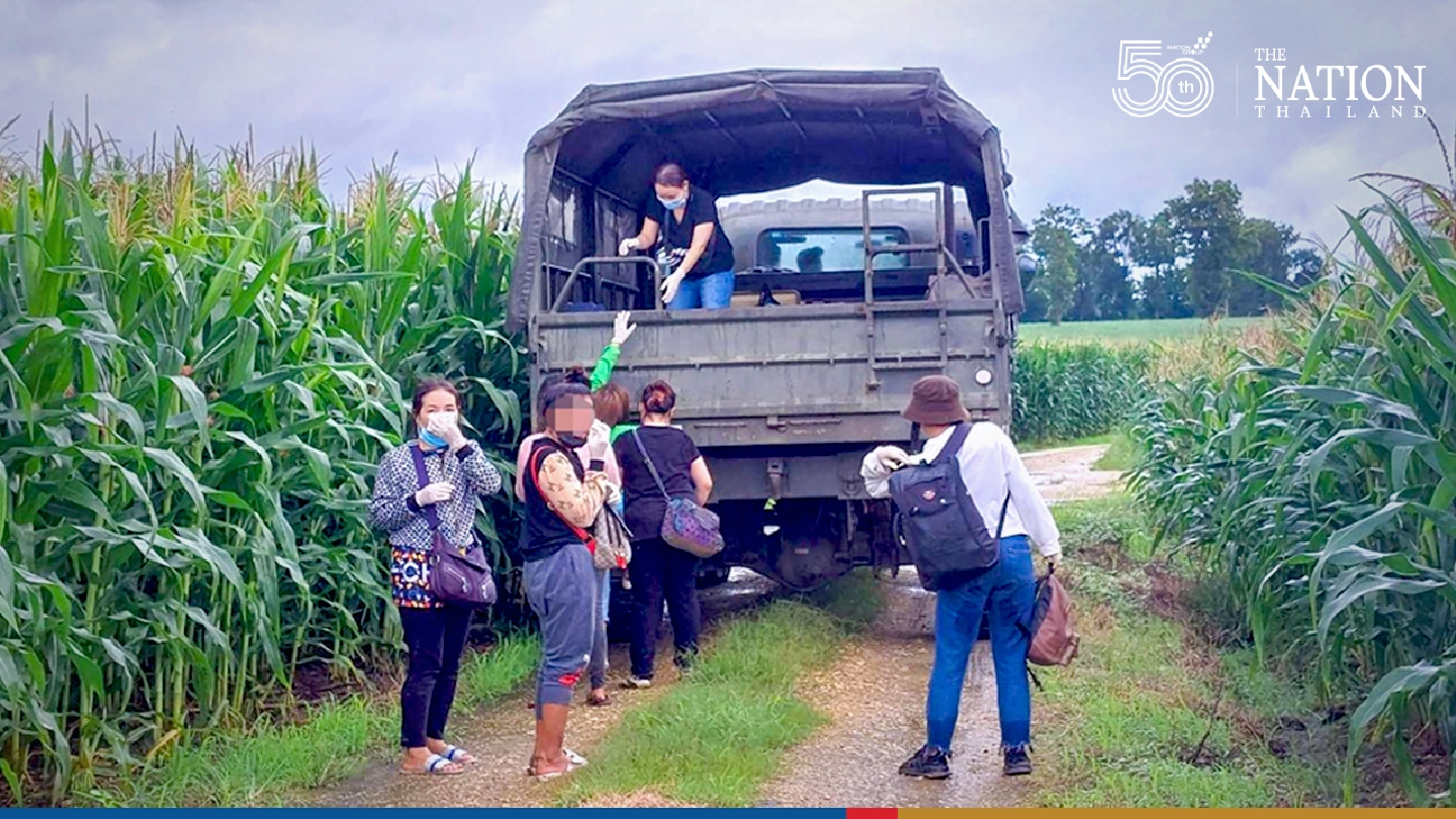 10 Thai women caught trying to sneak across from Myanmar 10 Thai women caught trying to sneak across from Myanmar