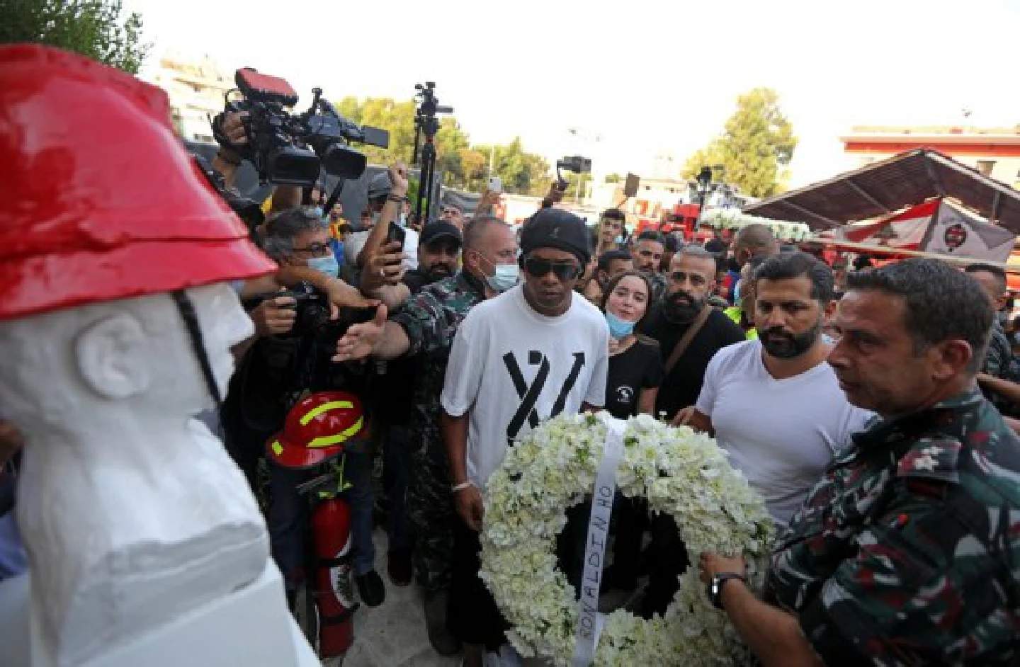 Brazilian footballer Ronaldinho visits Lebanon in solidarity with Beirut port victims