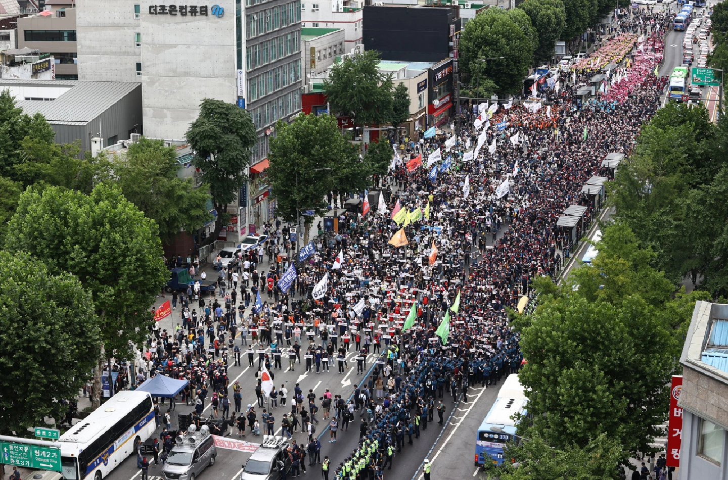 [South Korea] PM urges labor group to cancel scheduled rallies amid virus flare-up