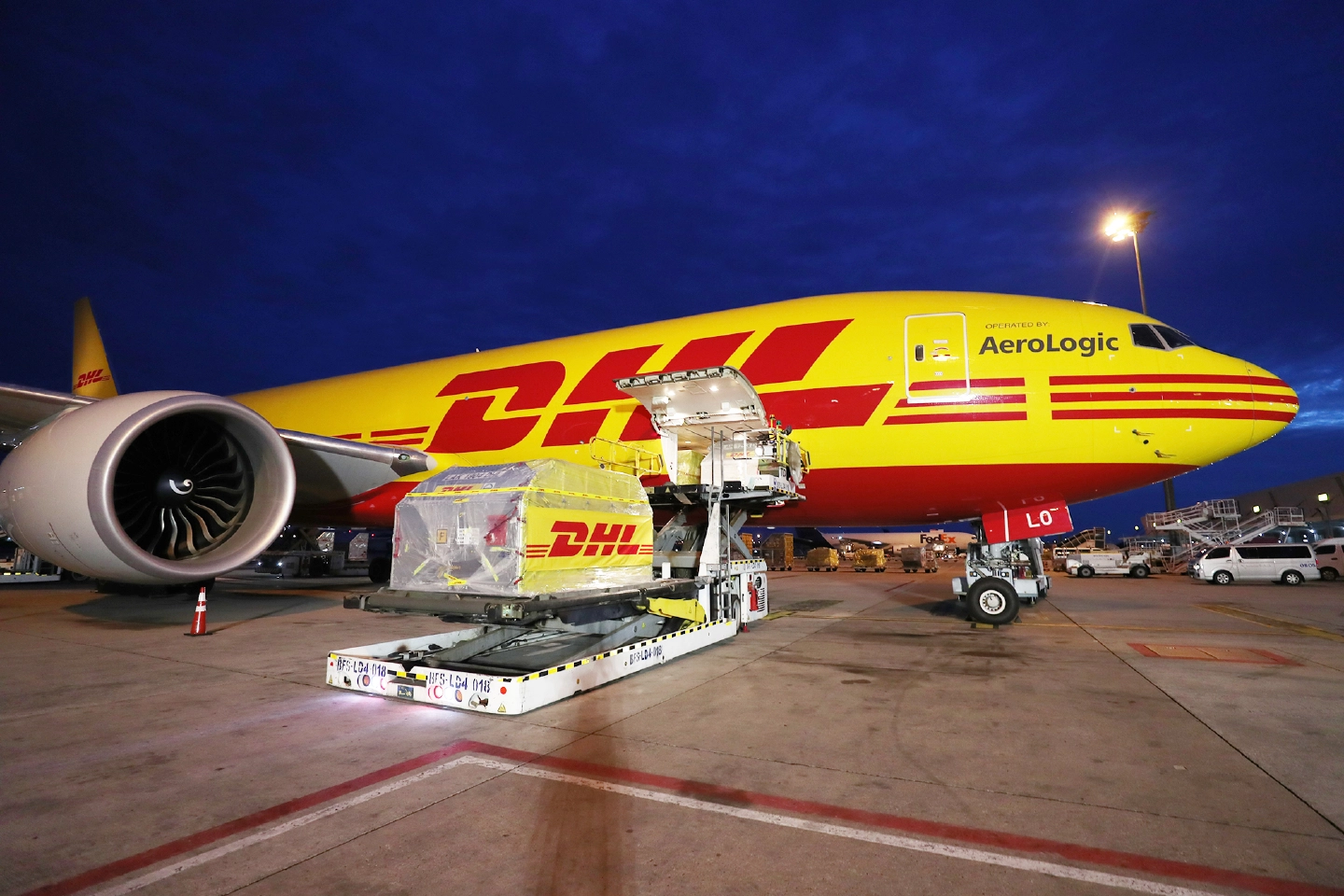 DHL Express delivers US donation of 1.5m Pfizer-BioNTech Covid-19 vaccine doses to Thailand DHL Express delivers US donation of 1.5m Pfizer-BioNTech Covid-19 vaccine doses to Thailand