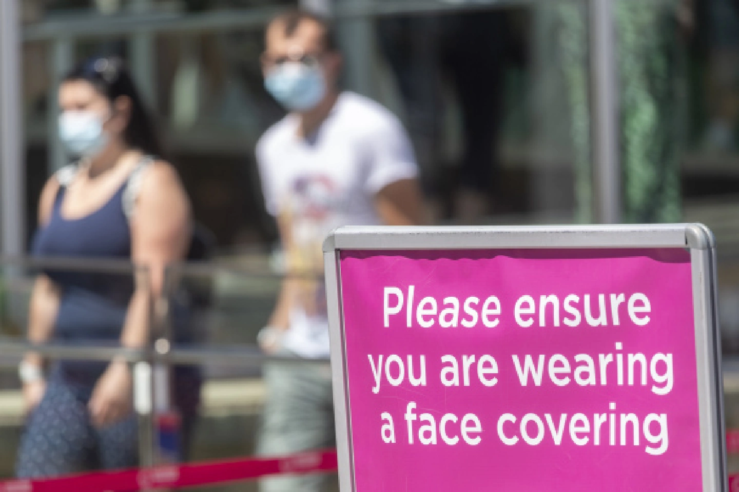 UK reports another 39,906 coronavirus cases